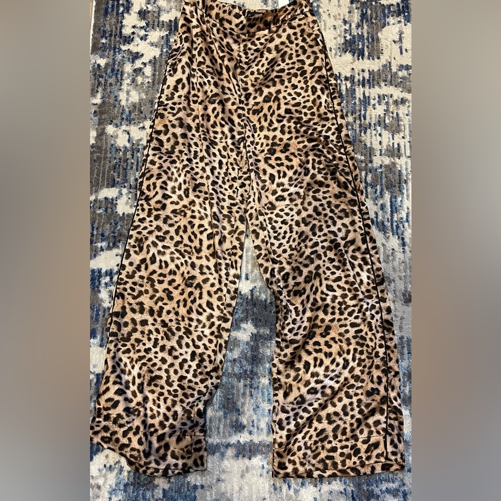 Zara basics pants in small